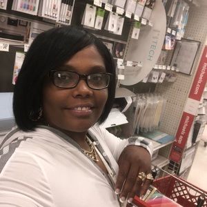 Meet your Posher, Lakisha